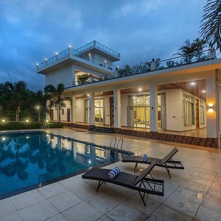 Saffronstays Odyssey, Karjat - 10 Acres Pet-Friendly Estate With Swimming Pool Chinchavli Екстер'єр фото