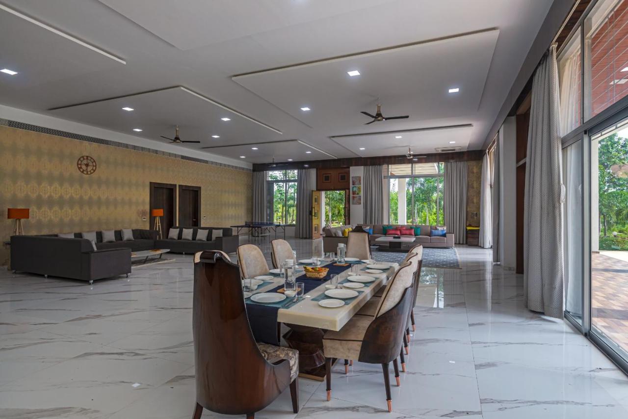 Saffronstays Odyssey, Karjat - 10 Acres Pet-Friendly Estate With Swimming Pool Chinchavli Екстер'єр фото