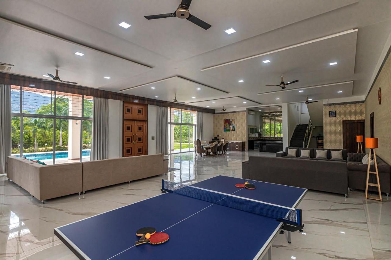 Saffronstays Odyssey, Karjat - 10 Acres Pet-Friendly Estate With Swimming Pool Chinchavli Екстер'єр фото