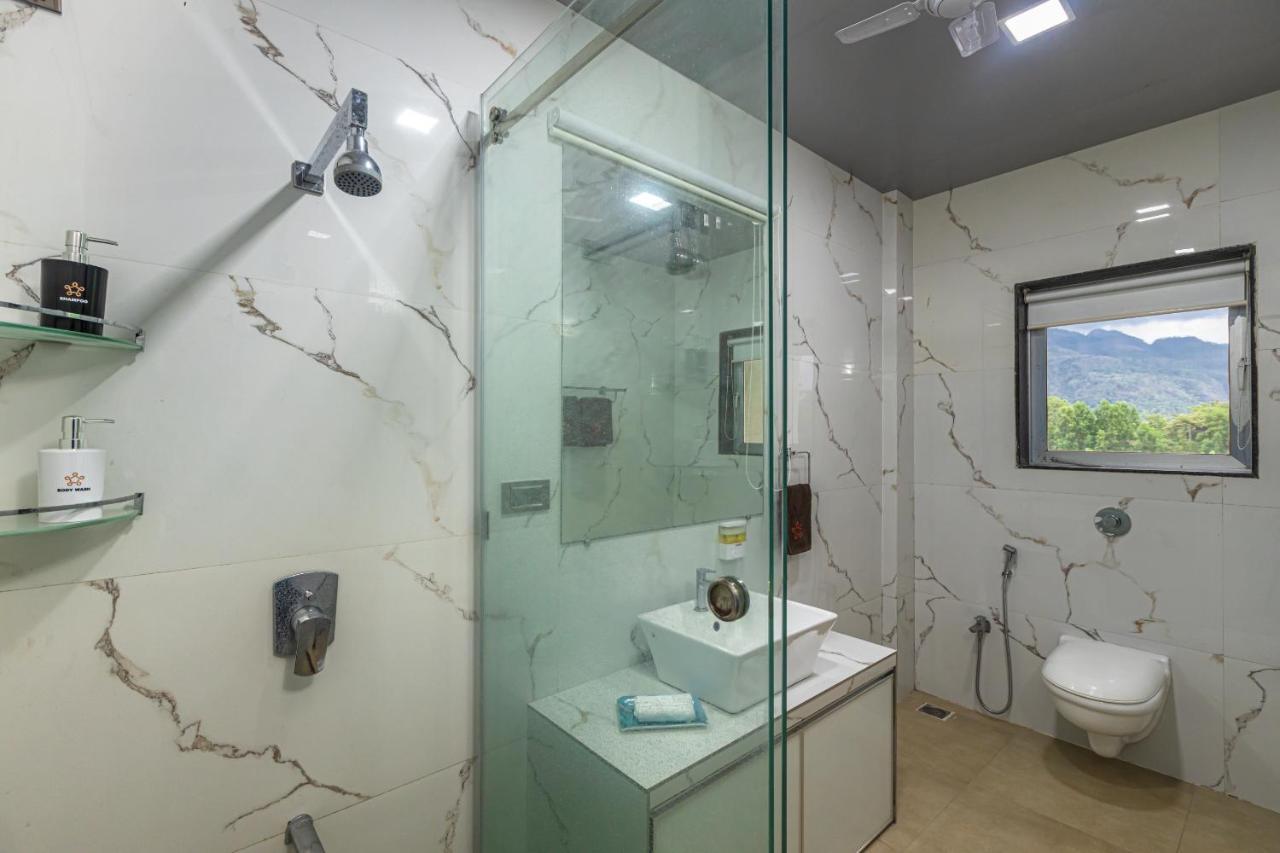 Saffronstays Odyssey, Karjat - 10 Acres Pet-Friendly Estate With Swimming Pool Chinchavli Екстер'єр фото